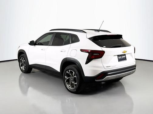 Summit White 2025 Chevrolet Trax LT