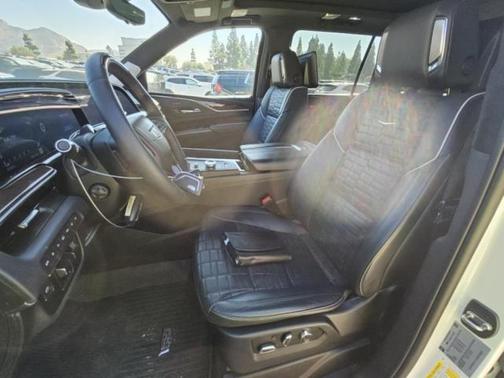 2022 Cadillac Escalade ESV Premium Luxury Platinum