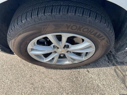 White 2016 Chevrolet Equinox LT