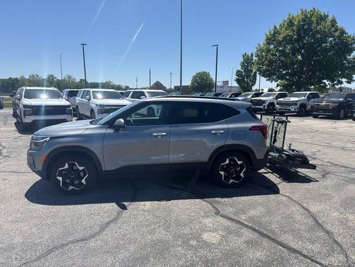 Steel Gray 2024 Kia Seltos EX