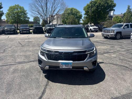 Steel Gray 2024 Kia Seltos EX