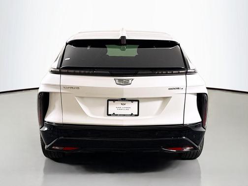 Crystal White Tricoat 2024 Cadillac LYRIQ Sport