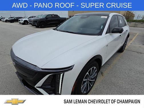 Crystal White Tricoat 2024 Cadillac LYRIQ Sport