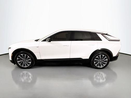 Crystal White Tricoat 2024 Cadillac LYRIQ Sport