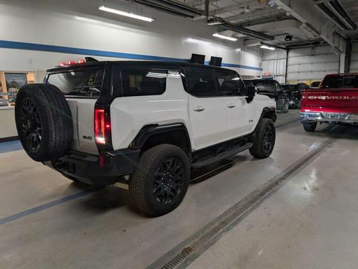 2024 GMC HUMMER EV SUV 2X