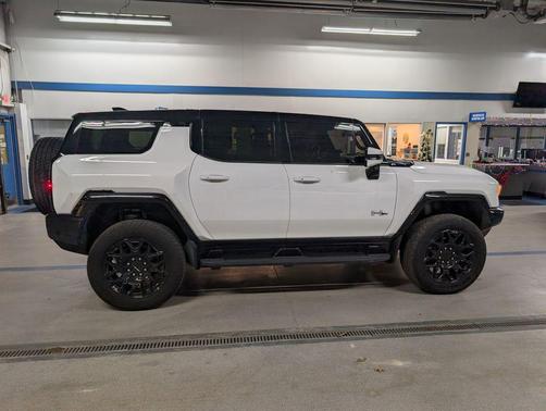 2024 GMC HUMMER EV SUV 2X