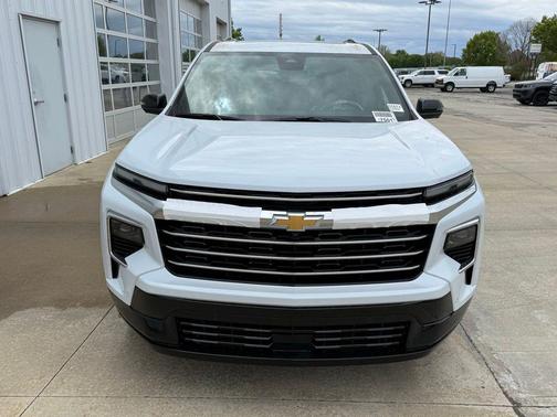 Polar White Tricoat 2026 Chevrolet Traverse High Country