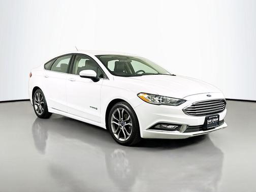 2017 Ford Fusion Hybrid SE