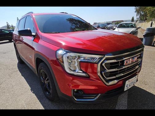 2024 GMC Terrain AWD AT4