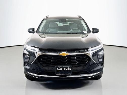 Mosaic Black Metallic 2026 Chevrolet Trax LT