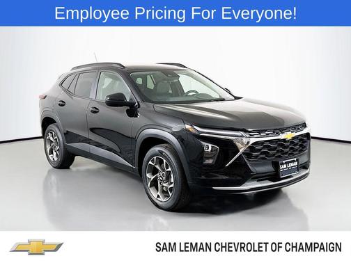 Mosaic Black Metallic 2026 Chevrolet Trax LT