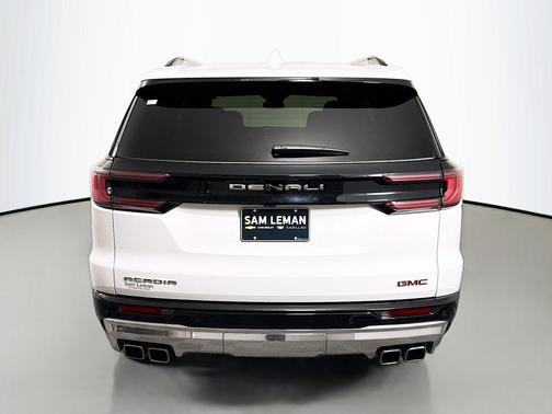 2024 GMC Acadia Denali