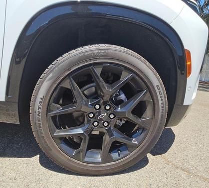 Summit White 2024 Chevrolet Traverse RS