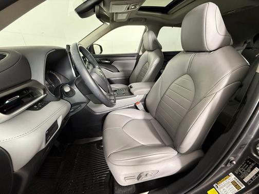 2023 Toyota Highlander Hybrid XLE