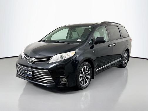 2020 Toyota Sienna XLE Premium