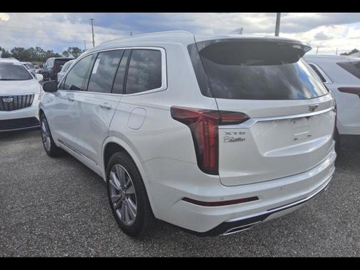 2024 Cadillac XT6 Premium Luxury FWD