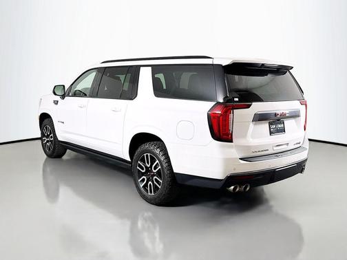 2022 GMC Yukon XL 4WD AT4