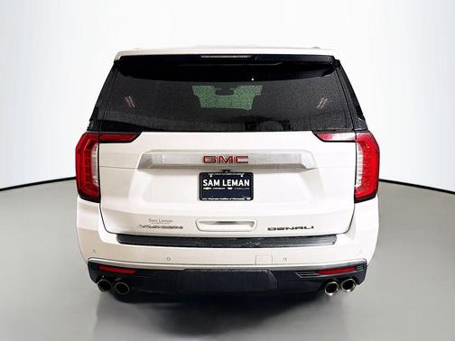 White Frost Tricoat 2022 GMC Yukon XL Denali