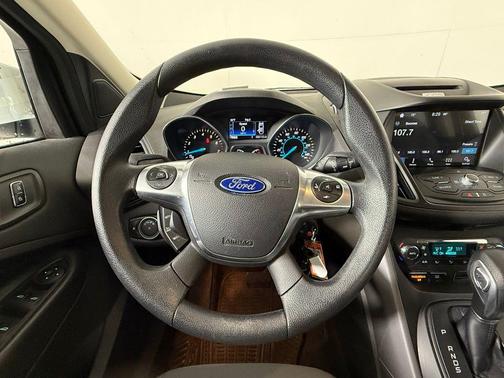White 2016 Ford Escape SE