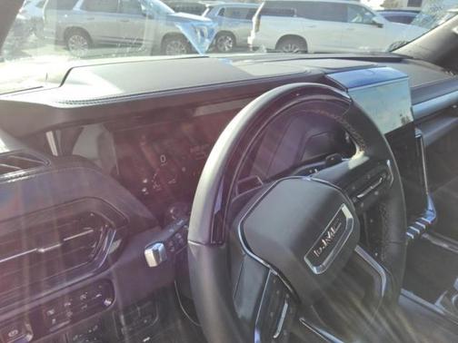 2025 GMC Yukon XL 4WD AT4