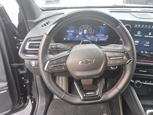 Mosaic Black Metallic 2024 Chevrolet Traverse RS