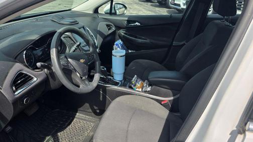 Summit White 2017 Chevrolet Cruze LT