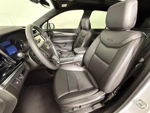 2025 Cadillac XT6 Luxury FWD