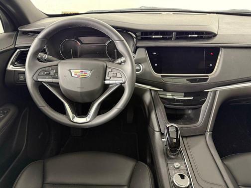 2025 Cadillac XT6 Luxury FWD