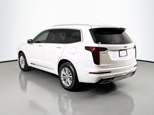 2025 Cadillac XT6 Luxury FWD