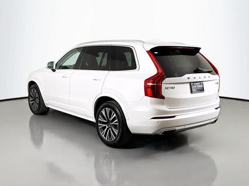 2021 Volvo XC90 T6 Momentum
