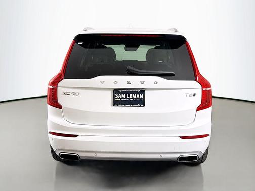 2021 Volvo XC90 T6 Momentum