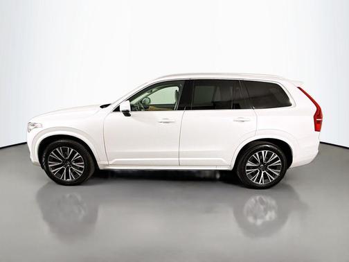 2021 Volvo XC90 T6 Momentum