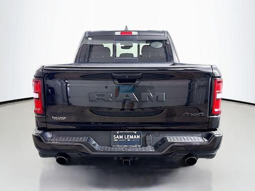 Diamond Black Crystal Pearlcoat 2026 RAM 1500 Big Horn/Lone Star