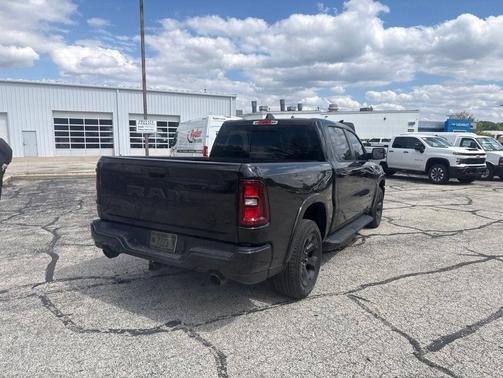 Diamond Black Crystal Pearlcoat 2026 RAM 1500 Big Horn/Lone Star