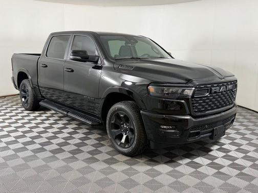Diamond Black Crystal Pearlcoat 2026 RAM 1500 Big Horn/Lone Star