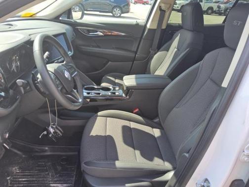 2023 Buick Envision Preferred FWD