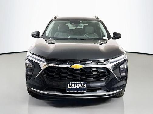 Mosaic Black Metallic 2026 Chevrolet Trax LT