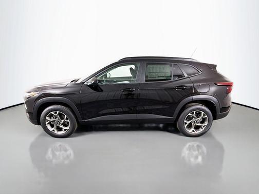 Mosaic Black Metallic 2026 Chevrolet Trax LT