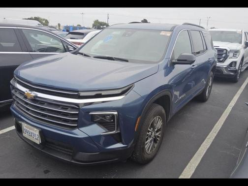 2024 Chevrolet Traverse LT