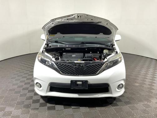 2012 Toyota Sienna SE