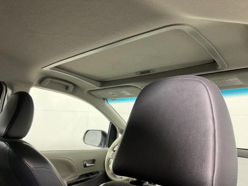 2012 Toyota Sienna SE