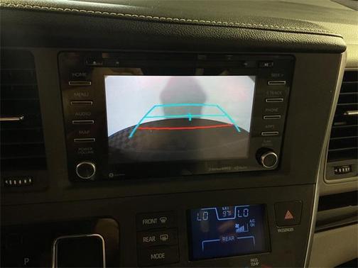 2019 Toyota Sienna XLE