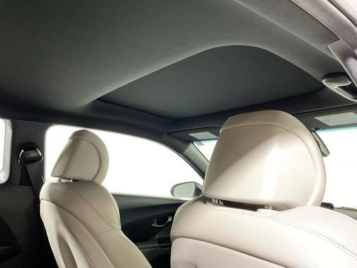 2020 Hyundai Veloster Base