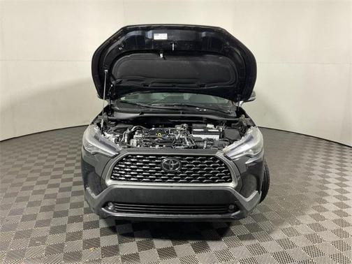 2025 Toyota Corolla Cross XLE