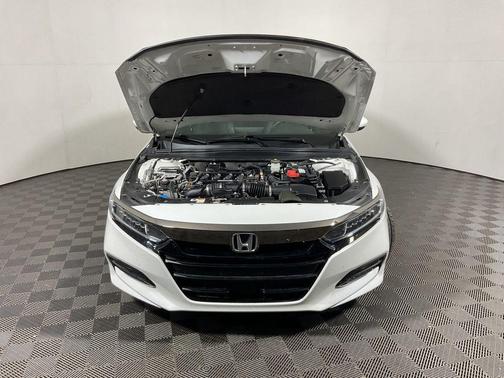 Platinum White Pearl 2018 Honda Accord Sport