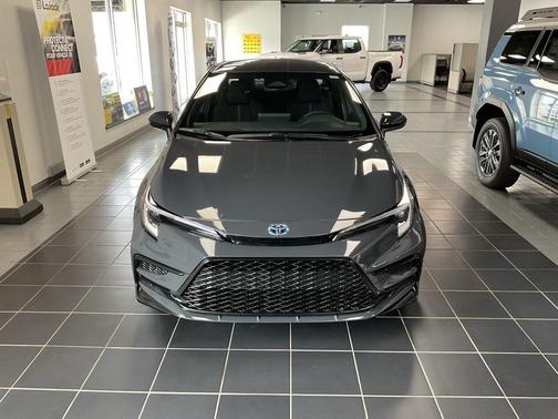2025 Toyota Corolla Hybrid SE