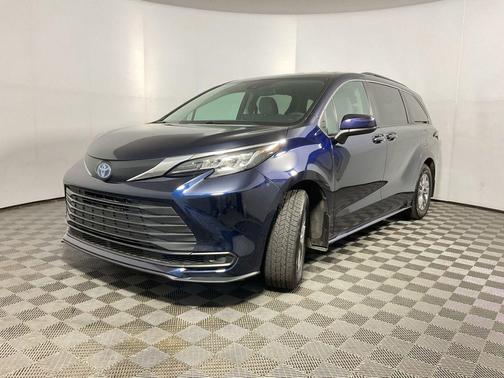 Blueprint 2023 Toyota Sienna LE