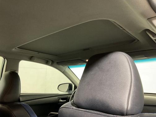 2016 Toyota Camry SE w/Special Edition Pkg