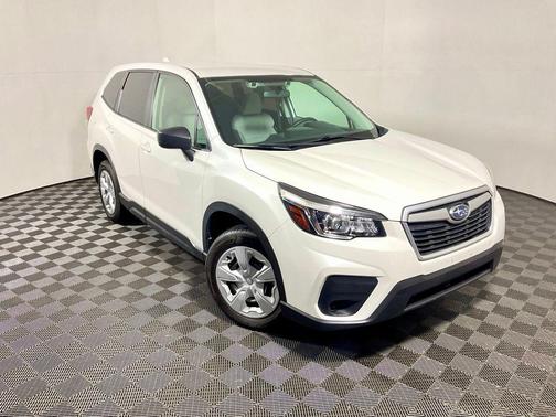 Crystal White Pearl 2019 Subaru Forester Base