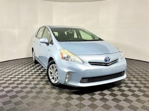 2014 Toyota Prius v Two